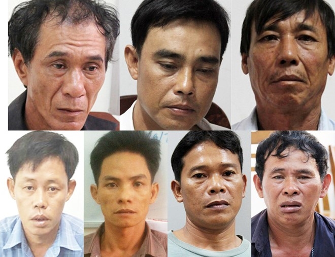 Canh sat mat phuc trong tiem vang de giang luoi bat trom hinh anh 1