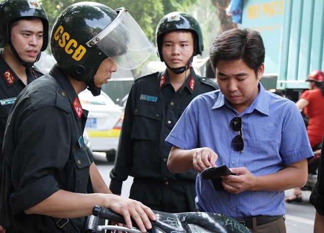 CSCD xu phat hon 33 trieu dong trong ngay dau ra quan hinh anh 1