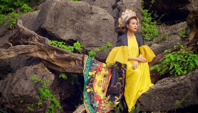 Hoang Thuy Linh bien hoa trong 'Banh troi nuoc' hinh anh 2