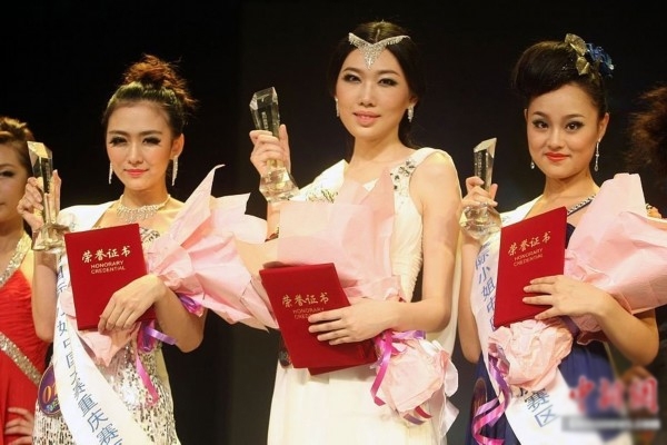 nhung-nhan-sac-trung-quoc-bi-che-du-doi-khi-dang-quang-hoa-hau-2