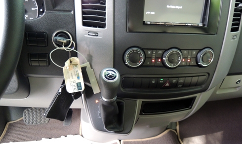 xe-do-mercedes-sprinter-nhap-khu-hon-3-ty-dong-7