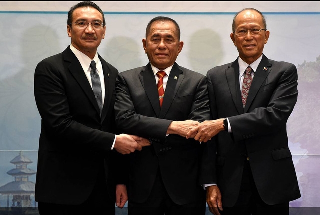  Bộ trưởng Quốc phòng Indonesia, Malaysia và Philippines. (Ảnh: WSJ) 
