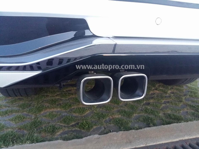  Chụp ống xả kép mới cũng là trang bị nổi bật trên chiếc Lexus LX570 Sport Plus 2016 thuộc sở hữu người chơi xe Quảng Trị. 