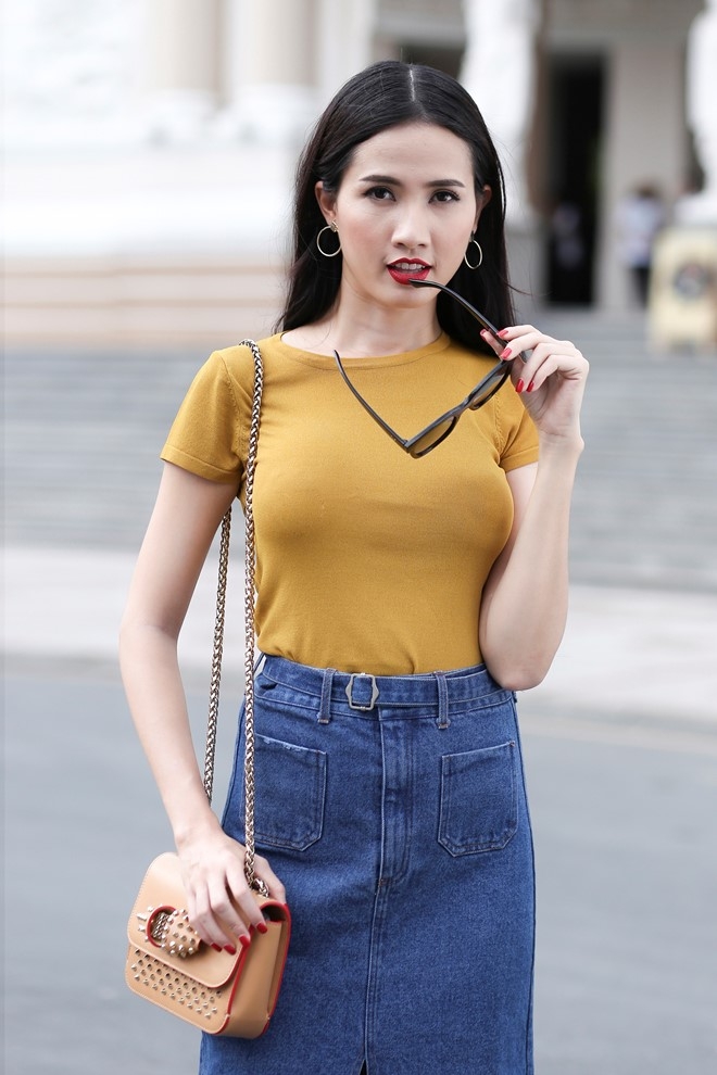 Phan Thi Mo chon phu kien dat tien lam moi phong cach hinh anh 3