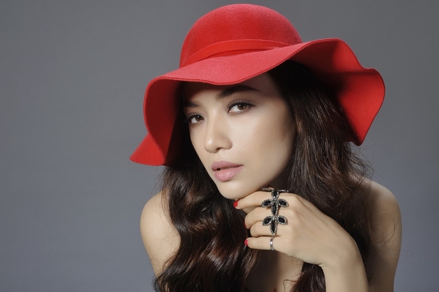  Tinna Tình chia sẻ Thu Minh được khen vì mặc hợp hơn cô. 