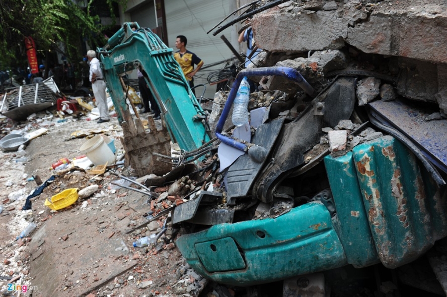 8 gio giai cuu nan nhan vu sap nha o trung tam Ha Noi hinh anh 5