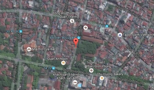 Hà Nội: Sập nhà 4 tầng giữa phố Cửa Bắc, đang giải cứu những người mắc kẹt - Ảnh 28.