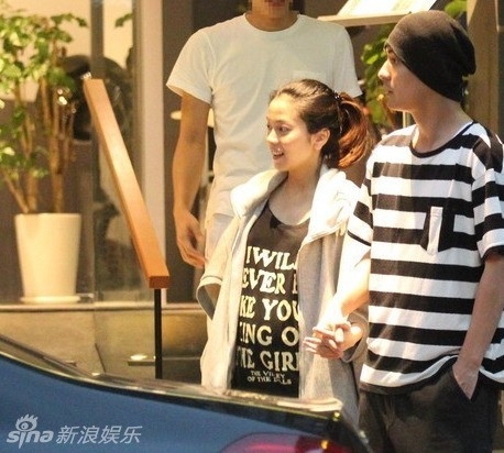 Chau Du Dan don con gai dau long o tuoi 35 hinh anh 2