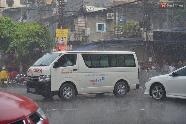 Hà Nội: Sập nhà 4 tầng giữa phố Cửa Bắc, 2 người tử vong - Ảnh 2.