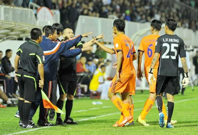 Phùng Đình Dũng, Hà Anh Chiến, Trọng tài, V-League