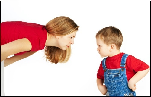 khủng hoảng tuổi lên ba, xử lý khủng hoảng tuổi lên ba, trẻ khóc dai, ăn vạ, dạy con, xử lý tình huống, chăm con, tuổi lên ba