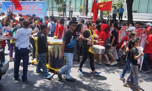 nguoi-viet-o-philippines-tuan-hanh-yeu-cau-trung-quoc-tuan-thu-phan-quyet-bien-dong-1