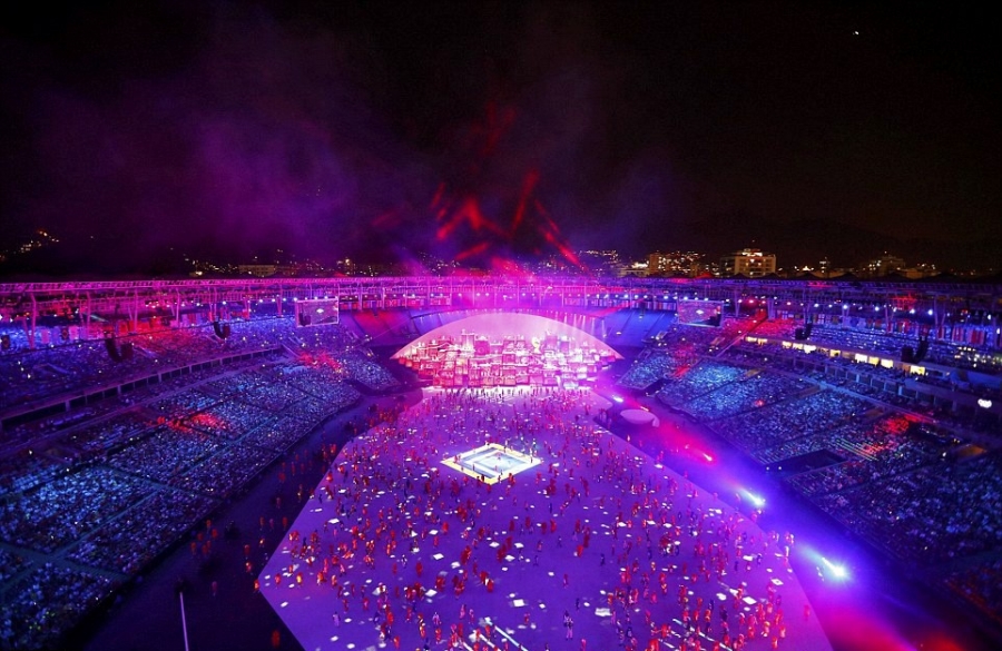 Phao hoa, ky xao anh sang ruc ro dem khai mac Olympics Rio hinh anh 5