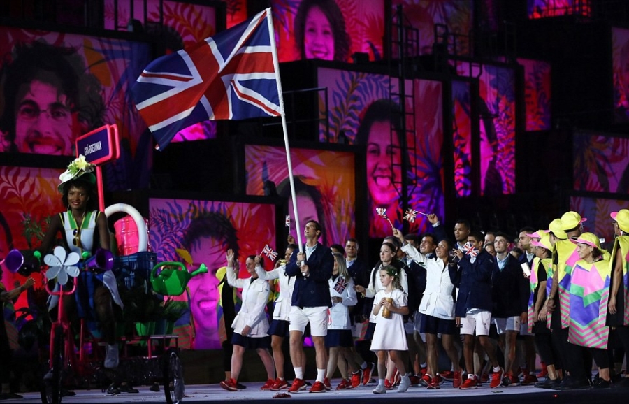 Phao hoa, ky xao anh sang ruc ro dem khai mac Olympics Rio hinh anh 15
