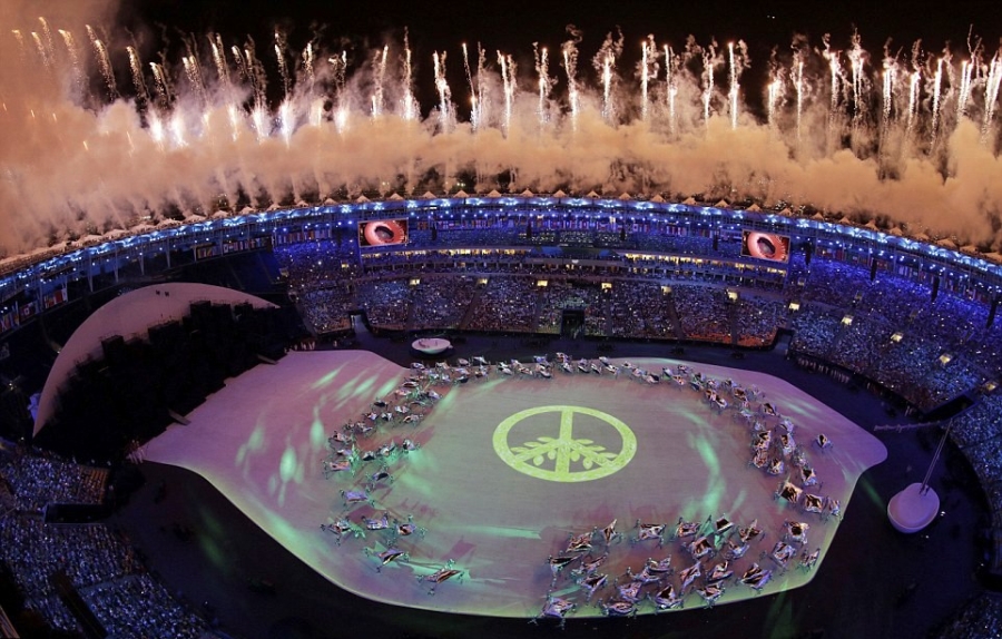 Phao hoa, ky xao anh sang ruc ro dem khai mac Olympics Rio hinh anh 18