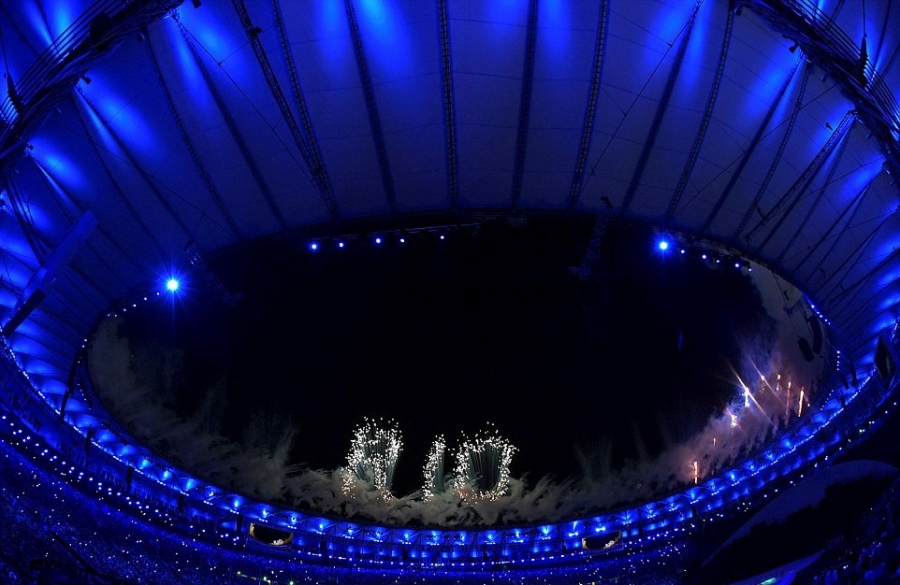 Phao hoa, ky xao anh sang ruc ro dem khai mac Olympics Rio hinh anh 21