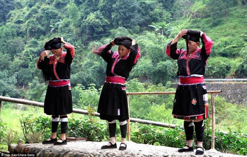 Bên trong ngôi làng phụ nữ chỉ cắt tóc một lần trong đời - 7