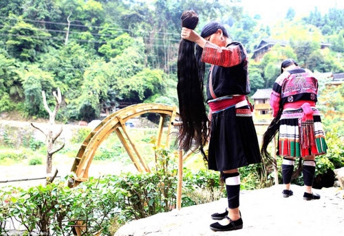 Bên trong ngôi làng phụ nữ chỉ cắt tóc một lần trong đời - 8