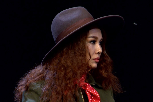giam-khao-next-top-dau-khu-gay-gat-tren-ghe-nong-4