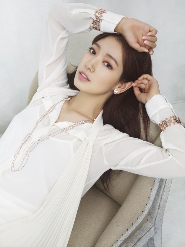 Park Shin Hye khoe sac voi nu trang hinh anh 2