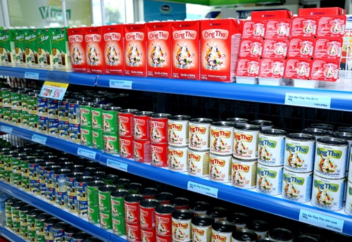 Sản phẩm sữa đặc của Vinamilk phát triển đa dạng về bao bì với lon thiếc, bao bì hộp giấy loại một lít và bao bì dạng vỉ nhựa