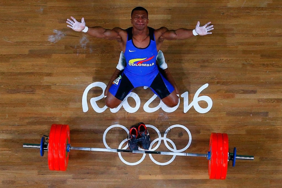 Nha vo dich Olympic khoc nuc no, coi giay giai nghe hinh anh 2