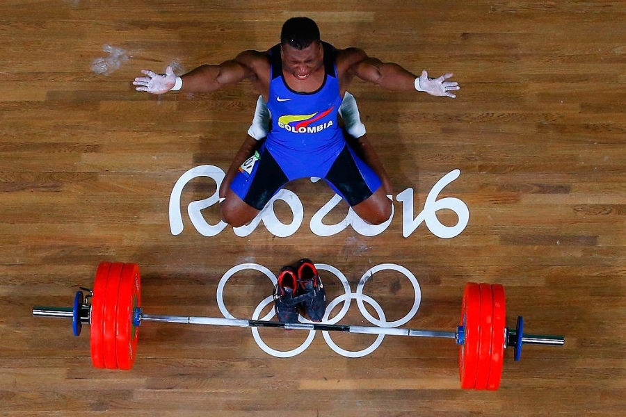 Nha vo dich Olympic khoc nuc no, coi giay giai nghe hinh anh 3