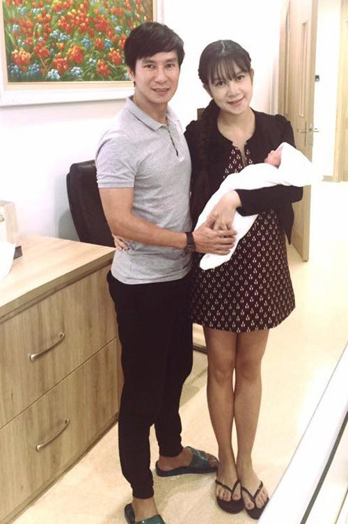 nhung ba me 4 con van dep man ma cua showbiz - 1