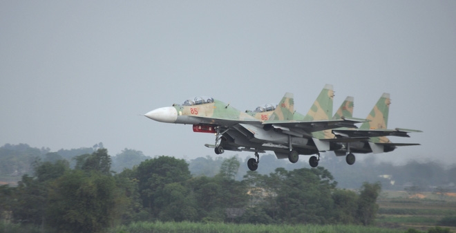 Sân bay Kép chào đón tiêm kích Su-30MK2 về canh trời Đông Bắc!