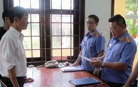 Thu ky toa bi bat vi sua ho so vu an hinh anh 1