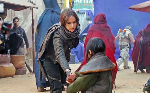 Chan Tu Dan dau vo chuyen nghiep du mu loa trong 'Star Wars' hinh anh 7