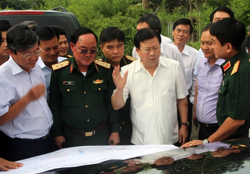 pho-thu-tuong-may-bay-bay-vong-vong-cho-ket-o-tan-son-nhat-1