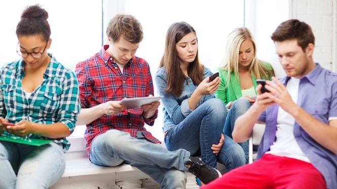 Cảnh báo bệnh 'ngón tay cò súng' vì smartphone