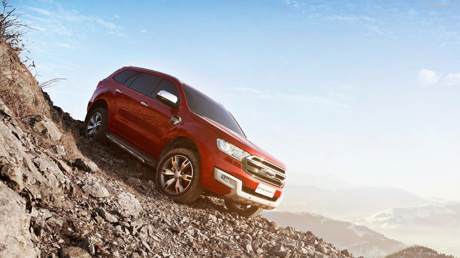Fortuner_2016_vs_Everest_2015 (19).jpg