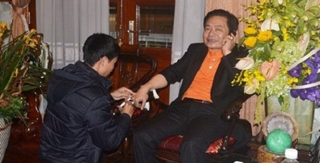 Thuyết “buôn vua”, buôn đồ cũ, Hà Nội, vua Hi-end, quần áo sida, Linh Nga, Trần Văn Thuyết, đại gia, quần áo