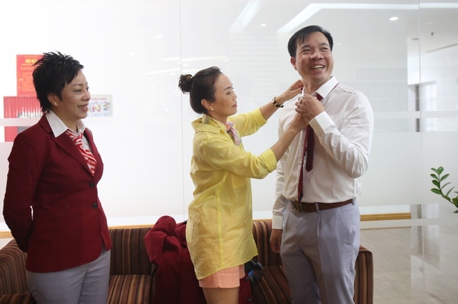 Hoàng Xuân Vinh hát 'Biển, nỗi nhớ và em' - ảnh thể thao