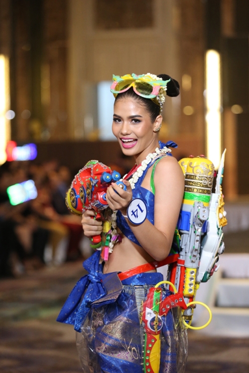 Nhan sắc Hoa hậu Hoàn vũ Thái Lan 2016