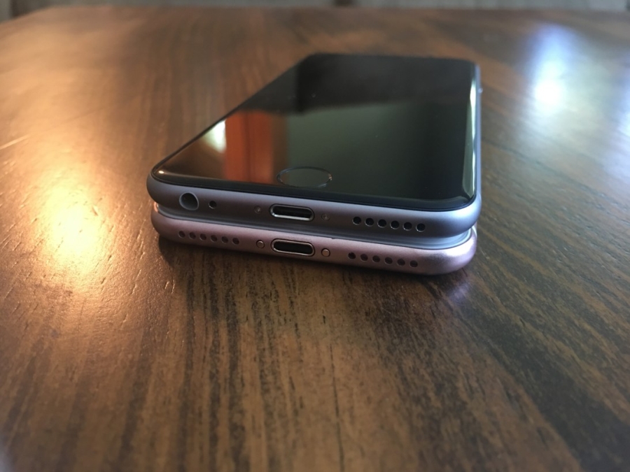 iPhone 7 vẫn có khác biệt lớn khi đặt cạnh iPhone 6s và iPhone SE - Ảnh 2. iPhone 7 vẫn có khác biệt lớn khi đặt cạnh iPhone 6s và iPhone SE - Ảnh 2.