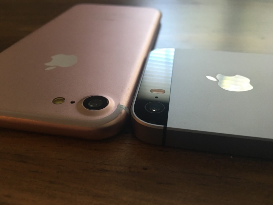 iPhone 7 vẫn có khác biệt lớn khi đặt cạnh iPhone 6s và iPhone SE - Ảnh 3. iPhone 7 vẫn có khác biệt lớn khi đặt cạnh iPhone 6s và iPhone SE - Ảnh 3.