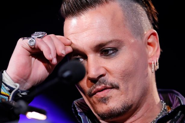 johnny depp tu cat dut dau ngon tay, viet thu to vo cu phan boi - 3