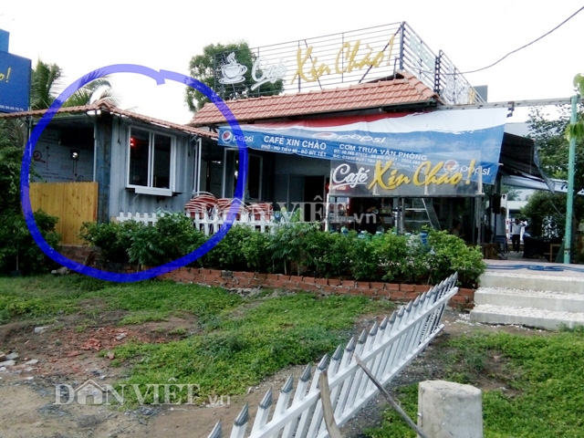 chu quan xin chao lai doi mat noi lo bi cat dien nuoc, cuong che thao do hinh anh 1