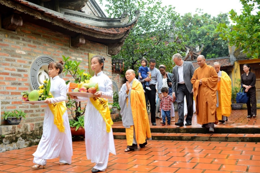 Dai su My le Phat bao hieu ngay Vu Lan hinh anh 5