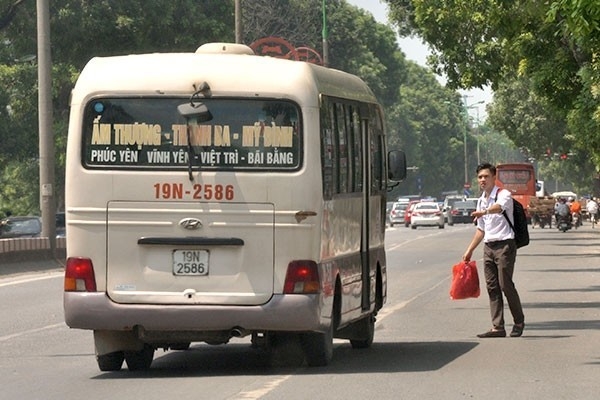 Ha Noi se lap camera giam sat xe don khach doc duong hinh anh 1