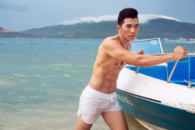 Học trò Phạm Hương nóng bỏng với bikini - ảnh 12