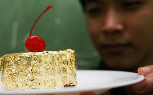 Lộ diện bánh trung thu xa xỉ đắt hơn vàng ròng - ảnh 6