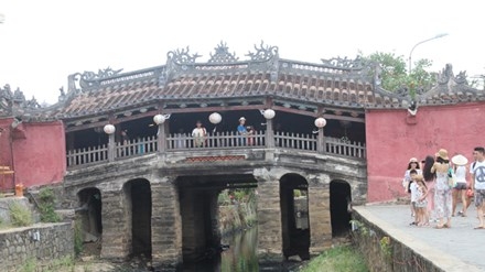Chùa Cầu Hội An đang chịu nhiều áp lực, xuống cấp cần được tu bổ. Ảnh: H. Văn