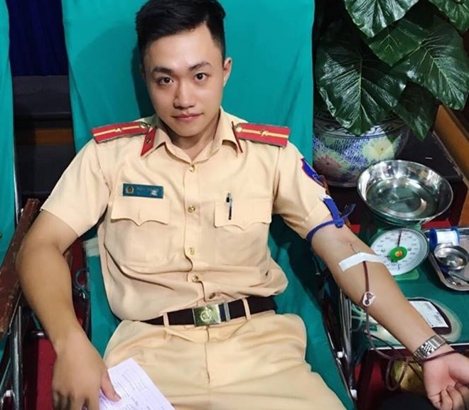 'Nu sinh 30,5 diem muon cong hien, dau cu phai vao cong an' hinh anh 1
