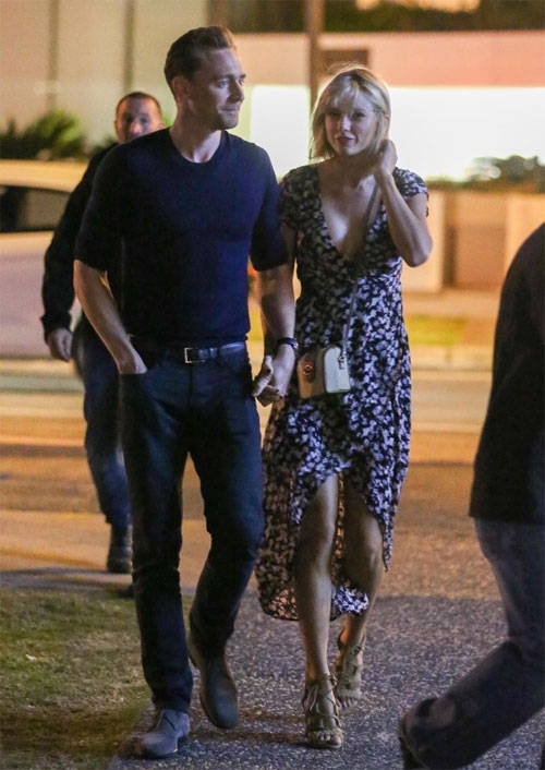 taylor-swift-dieu-may-bay-rieng-di-don-ban-trai-2
