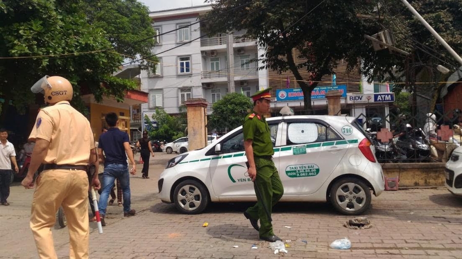 vu ban chet 2 lanh dao o yen bai: an ninh that chat quanh benh vien hinh anh 4