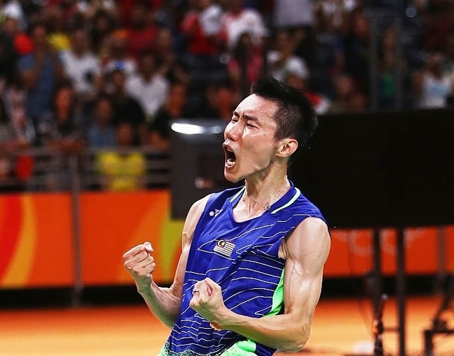 Lee Chong Wei ngược dòng hạ Lin Dan ở bán kết Olympic - Ảnh 1.